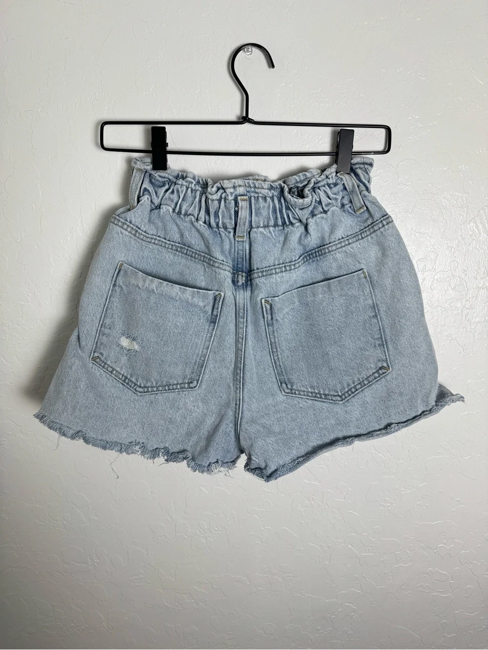 Zara High Rise Paperbag Denim Shorts Light Wash Baggy Size 4